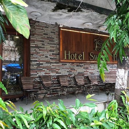 Hotel Sweet Home Мумбаи Экстерьер фото